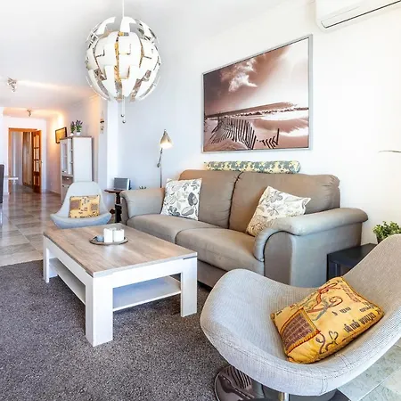 Maritimo - First Line Fuengirola