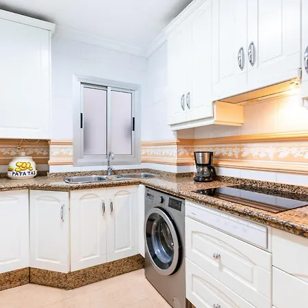 Maritimo - First Line 푸엔히롤라