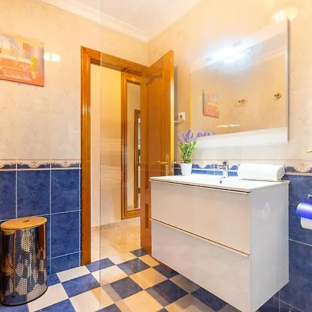 Maritimo - First Line 푸엔히롤라