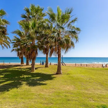 Maritimo - First Line Apartment *