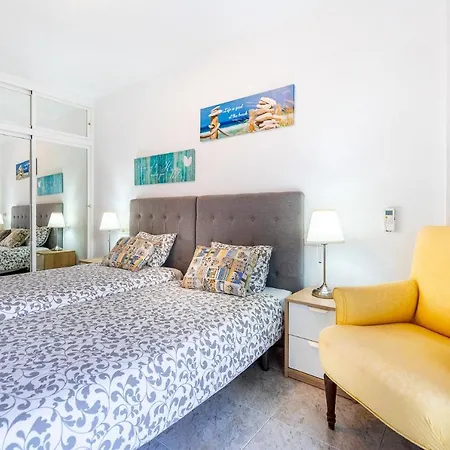 Maritimo - First Line Apartment