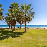 Maritimo - First Line Apartment *
